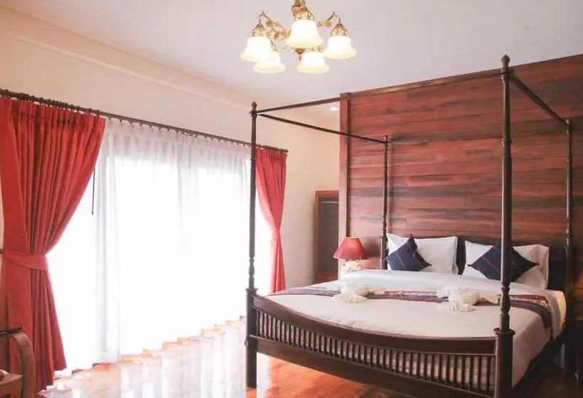 Отель Rustic River Boutique