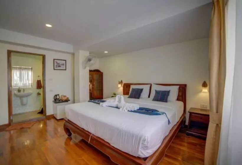 Отель Rustic River Boutique