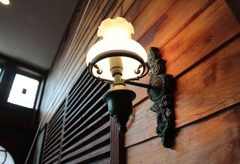 בית מלון כפרי Rustic River Boutique