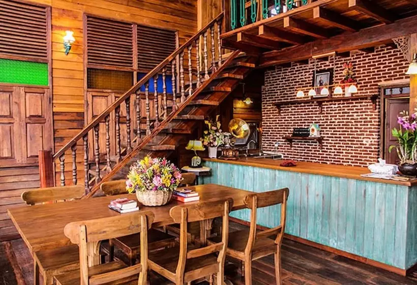 Отель Rustic River Boutique