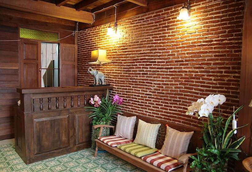 בית מלון כפרי Rustic River Boutique