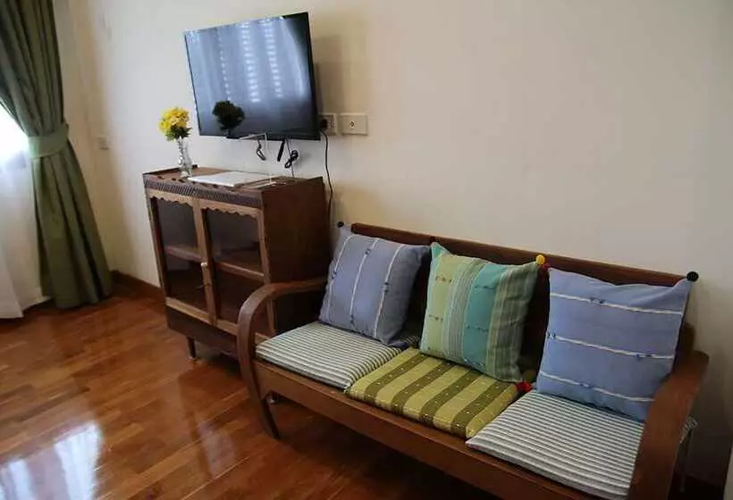 Отель Rustic River Boutique