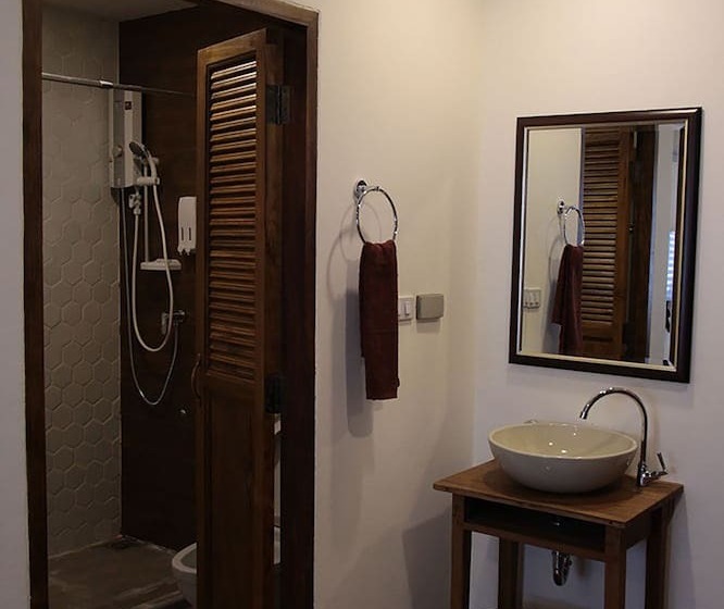 בית מלון כפרי Rustic River Boutique