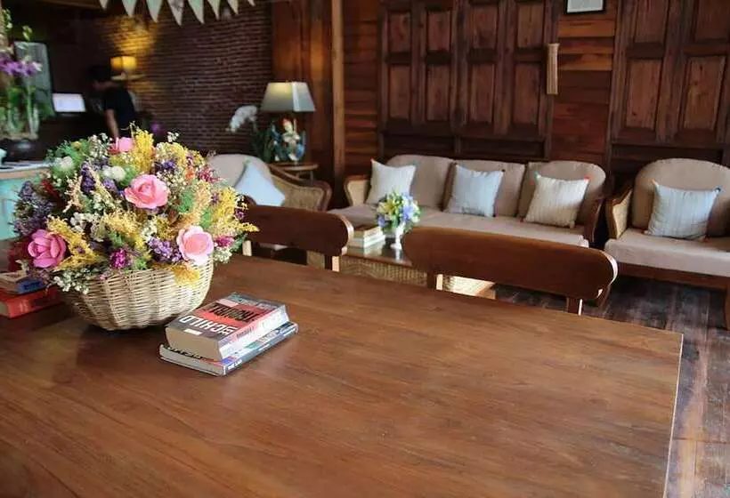 Отель Rustic River Boutique