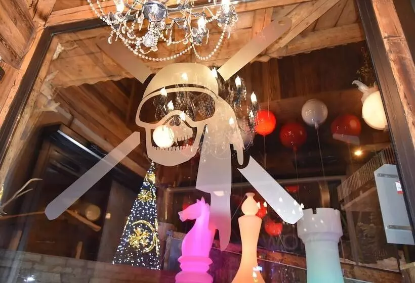 Snow Lodge Hotel Courchevel 1850