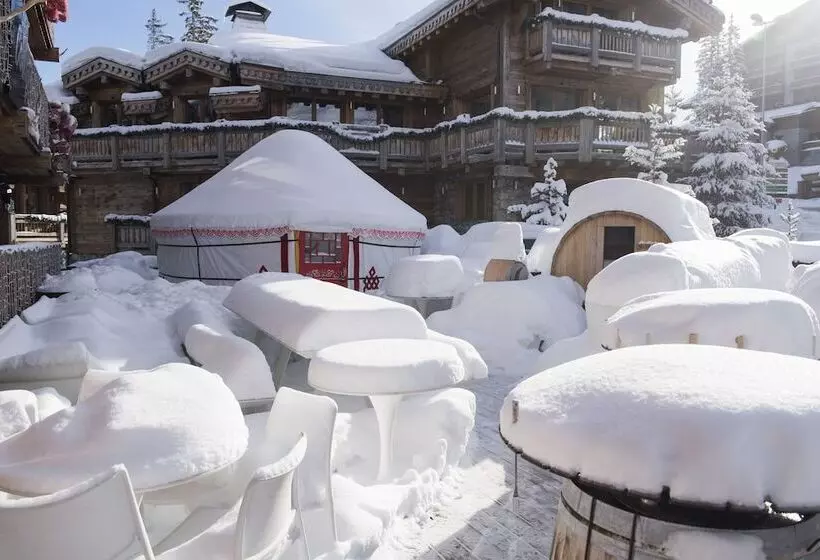 Snow Lodge Hotel Courchevel 1850