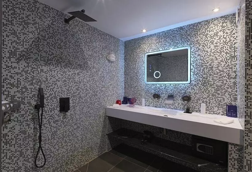 Snow Lodge Hotel Courchevel 1850