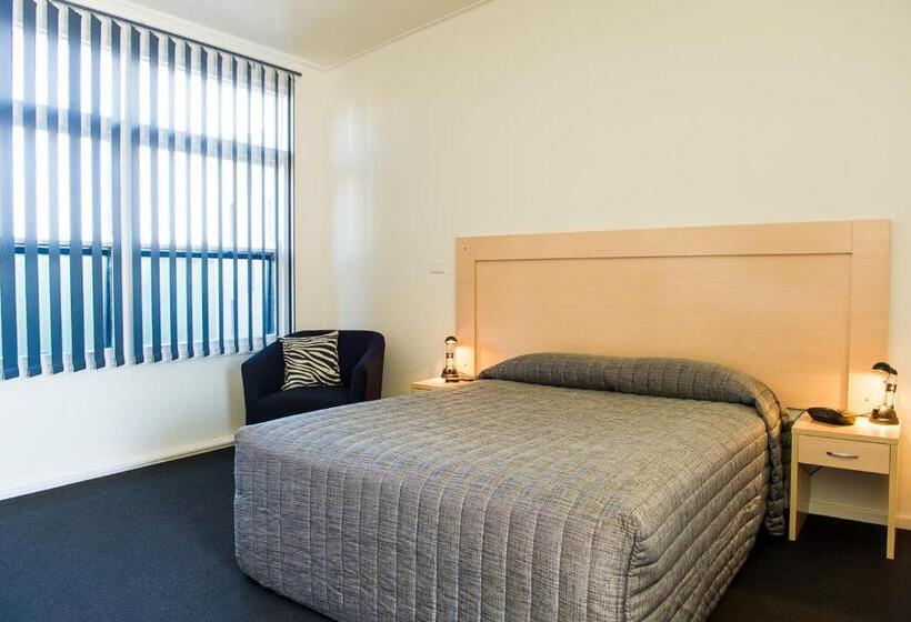 מוטל Cherry Blossom Motor Inn