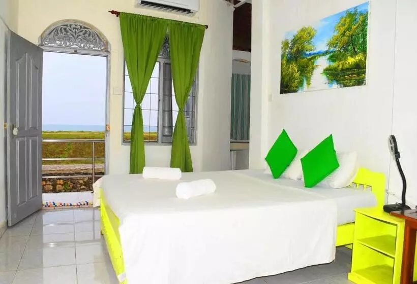 Пансион Rampart View Guesthouse