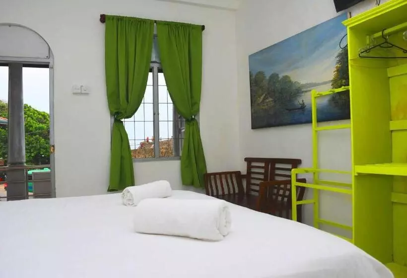 Пансион Rampart View Guesthouse