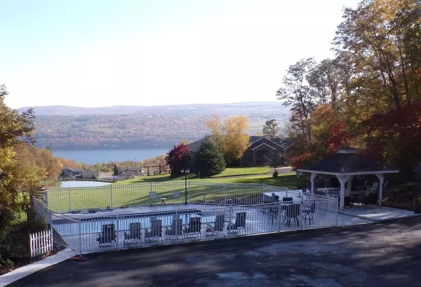 Aamiaismajoitus (B&B) Long House Manor B And B