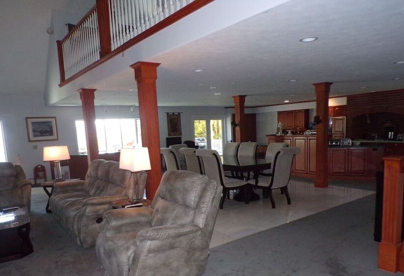 Bed and Breakfast Long House Manor B And B