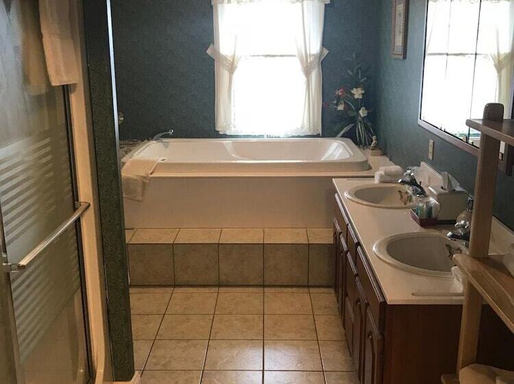 Bed and Breakfast Long House Manor B And B