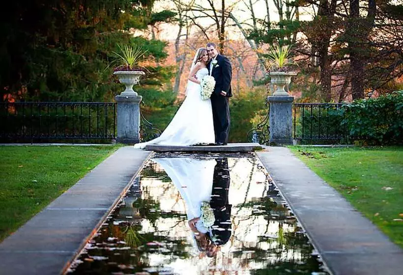 Aamiaismajoitus (B&B) The Castle At Skylands Manor