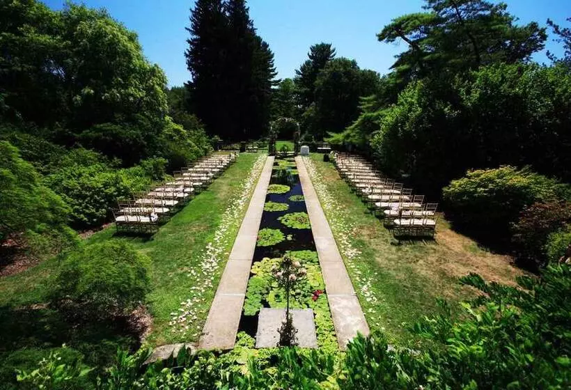 Aamiaismajoitus (B&B) The Castle At Skylands Manor