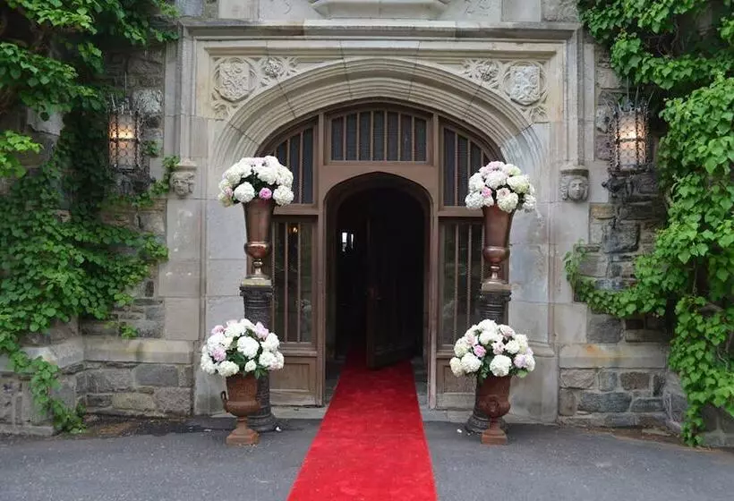 Aamiaismajoitus (B&B) The Castle At Skylands Manor