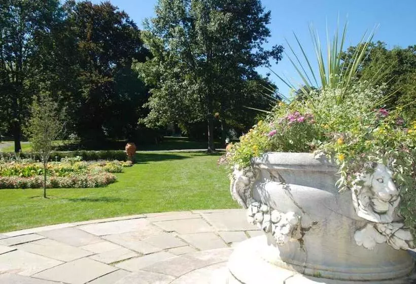 Aamiaismajoitus (B&B) The Castle At Skylands Manor