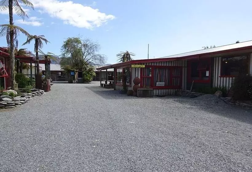 Glow Worm Accommodation   Hostel