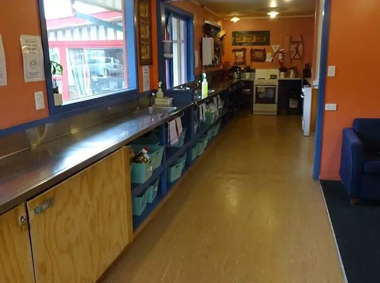 Glow Worm Accommodation   Hostel