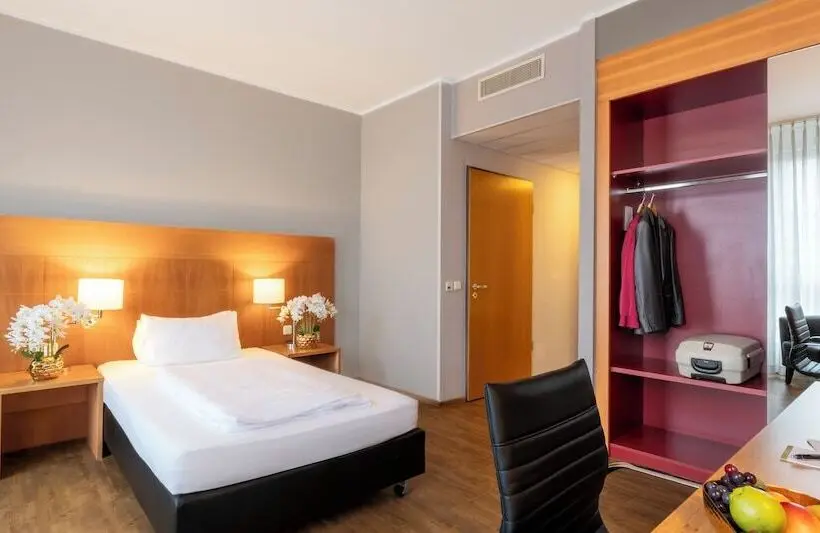 Hotelli Plaza Premium Köln