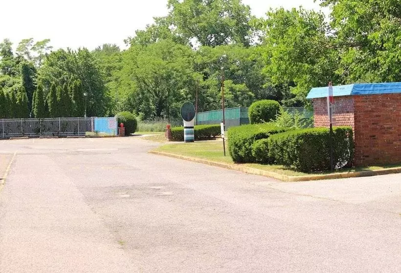 Motelli Tides Motor Inn At Stehli Beach