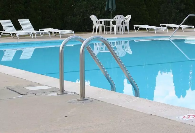 Motelli Tides Motor Inn At Stehli Beach