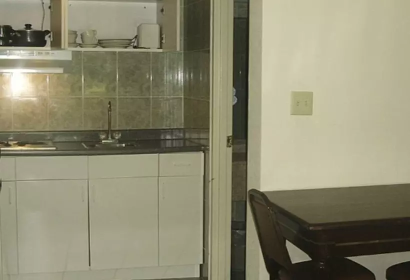 Motelli Tides Motor Inn At Stehli Beach