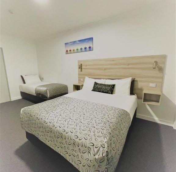 Childers Oasis Motel