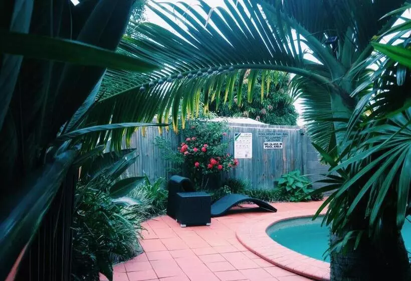 Childers Oasis Motel