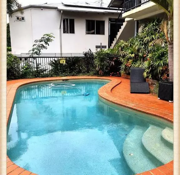 Childers Oasis Motel