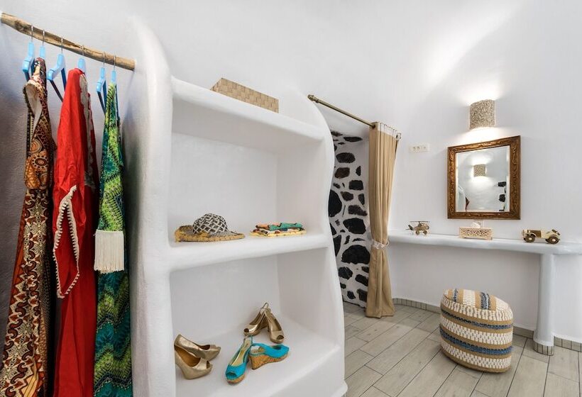 Fira Deep Blue Suites