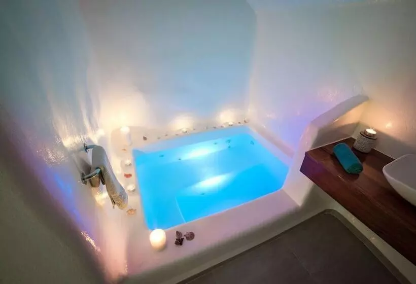 Fira Deep Blue Suites