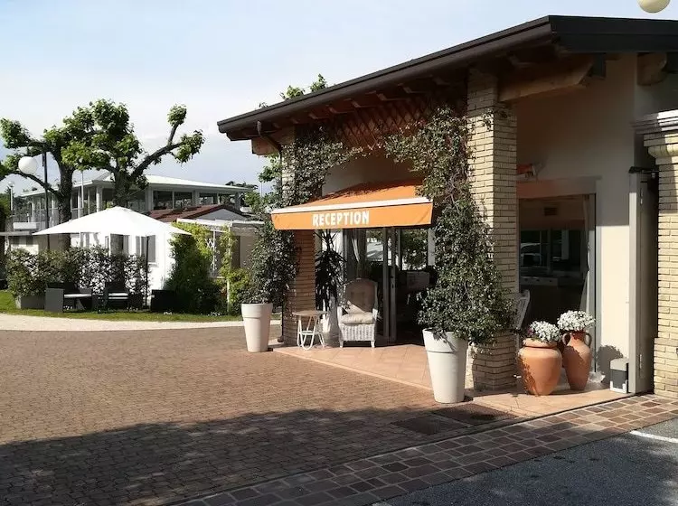 Отель Camping Villaggio Dei Tigli