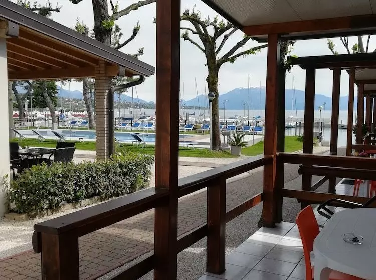 Отель Camping Villaggio Dei Tigli