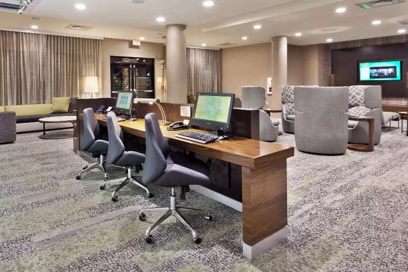 ホテル Courtyard By Marriott Auburn