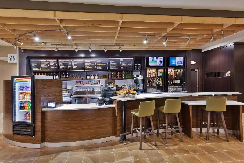 ホテル Courtyard By Marriott Auburn