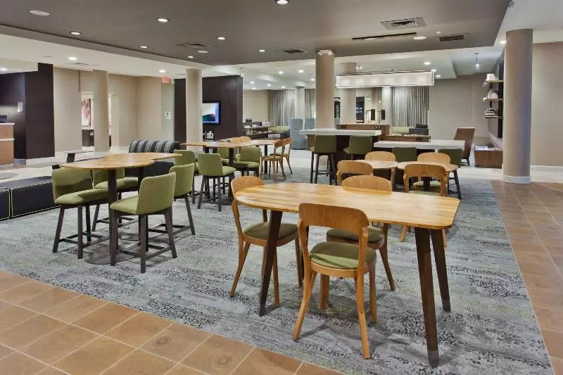 ホテル Courtyard By Marriott Auburn