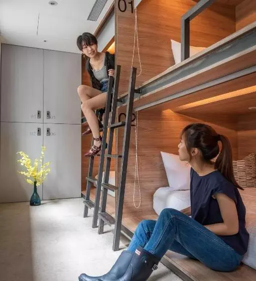 هتل کپسول Bouti City Capsule Inn