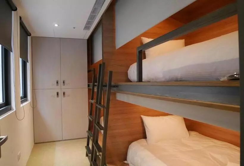 هتل کپسول Bouti City Capsule Inn