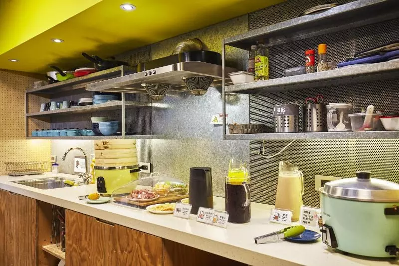 هتل کپسول Bouti City Capsule Inn