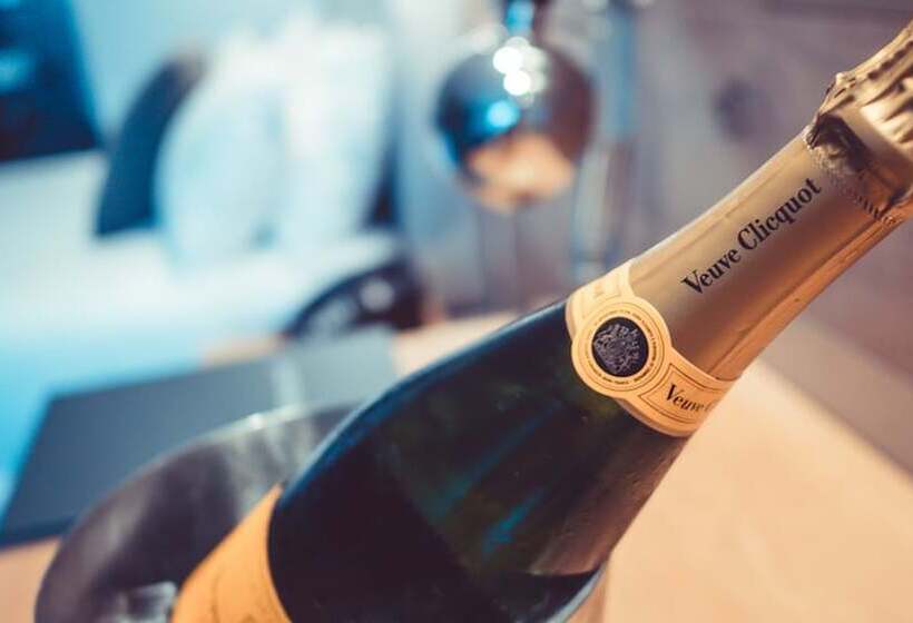 Crown Hotel Surry Hills