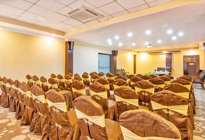 Da Yatra Courtyard Hotel & Resort