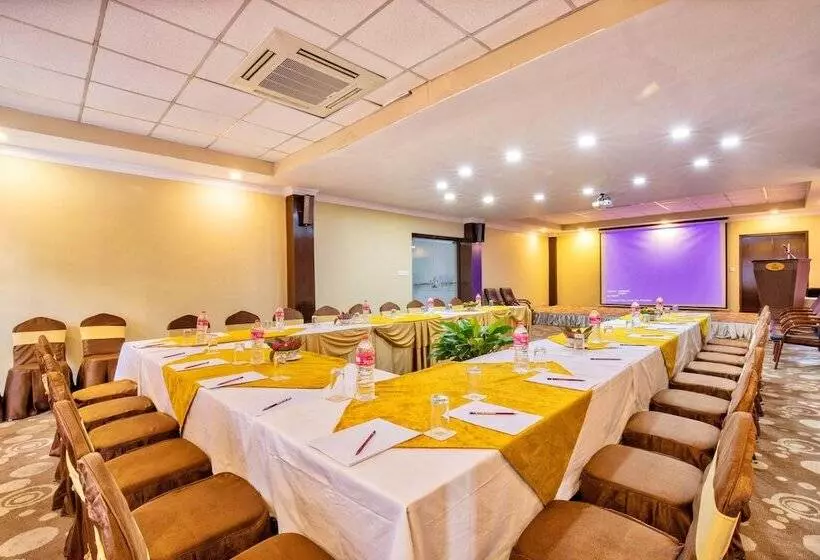 Da Yatra Courtyard Hotel & Resort