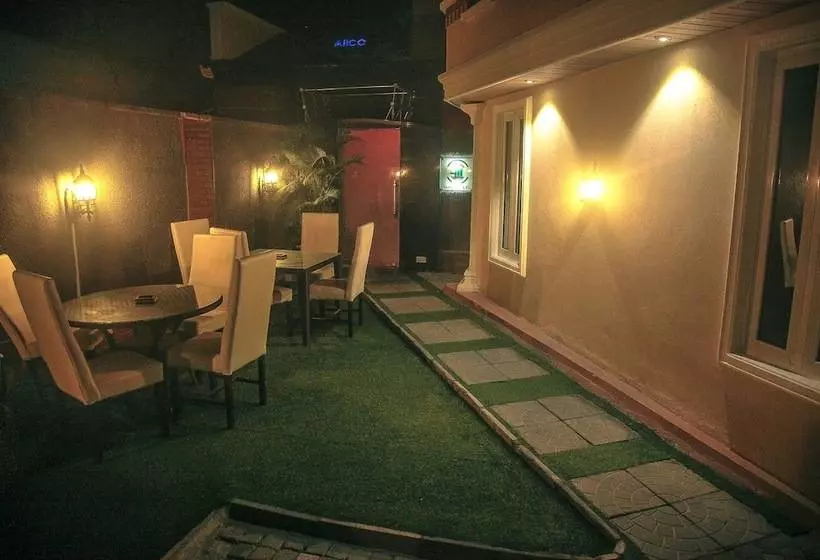 هتل Fryburg Suites