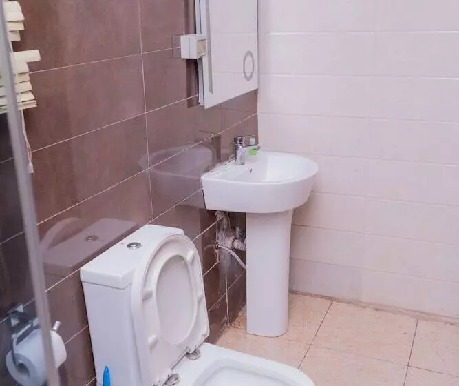 هتل Fryburg Suites