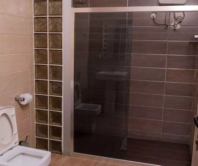 هتل Fryburg Suites
