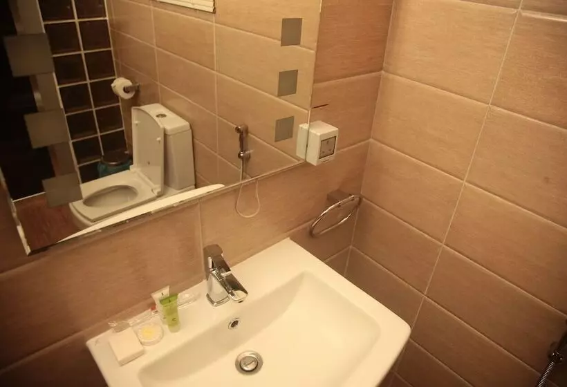 هتل Fryburg Suites