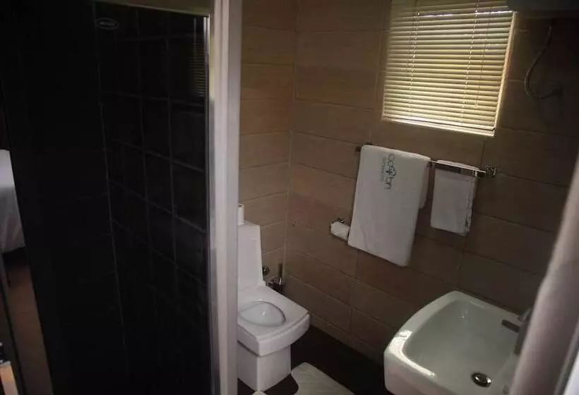 هتل Fryburg Suites