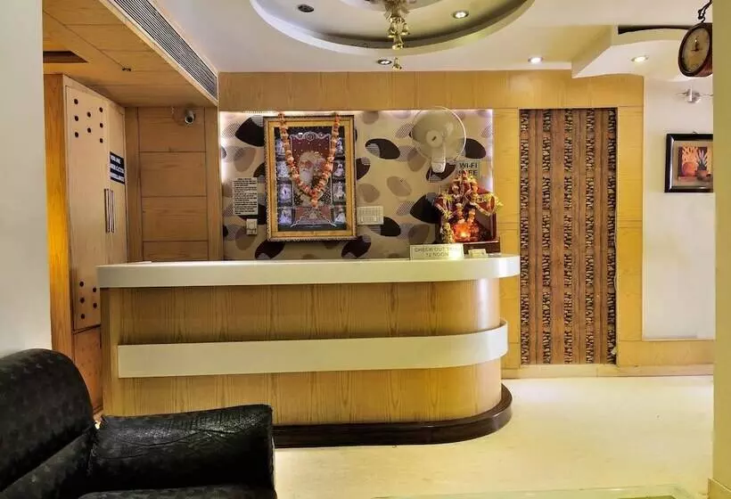 Отель Gold Palace   03 Mins Walk From New Delhi Railway Station