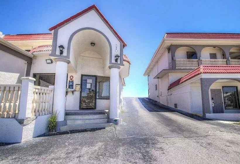 Hotelli La Bella Oceanfront Inn  Daytona